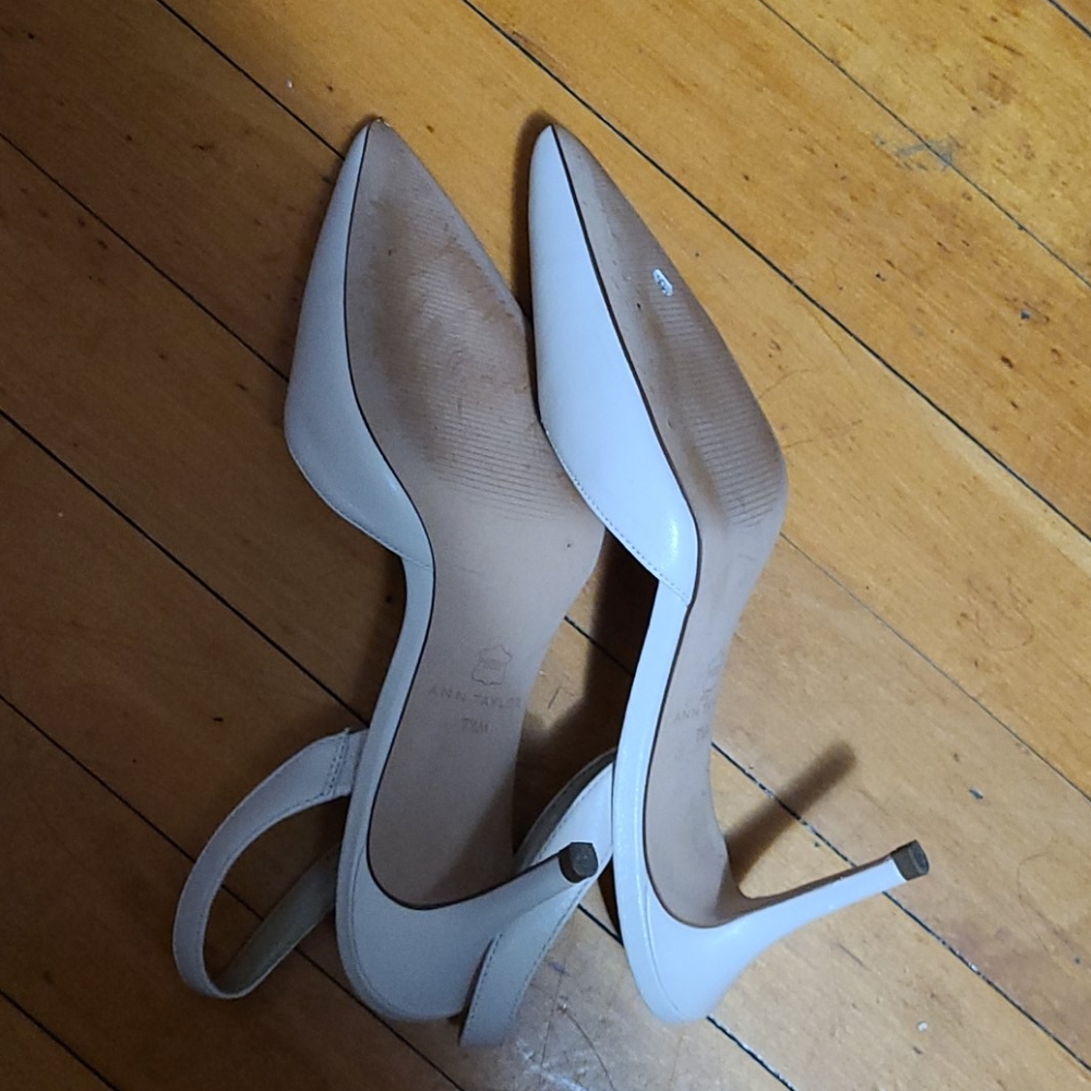 Ann Taylor - Picture 3 of 5
